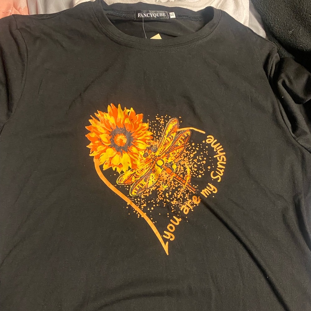 Black t-Shirt with sunflower print. “You are my sunshine.” Beautiful gift, xl